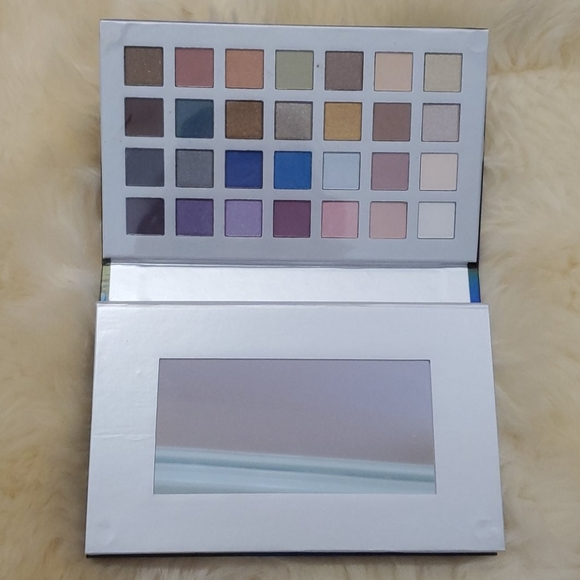 Ulta Eyeshadow Compact - Picture 2 of 3